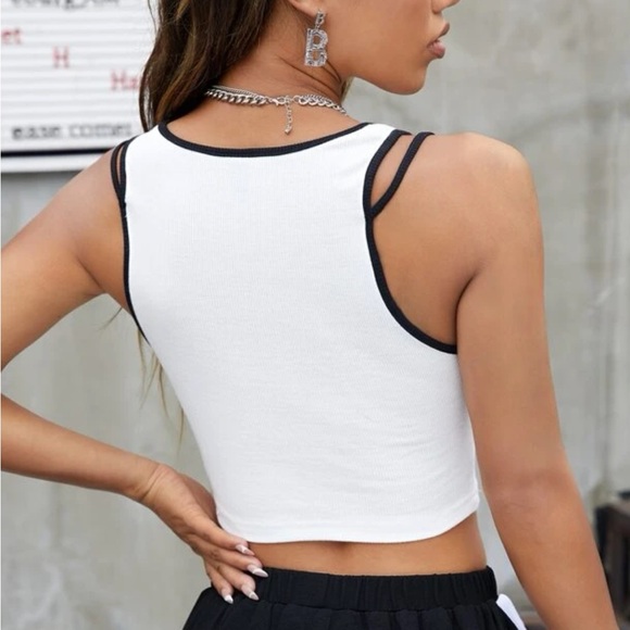 White buckled detail 2 in 1 crop tank top NEW - Picture 2 of 2